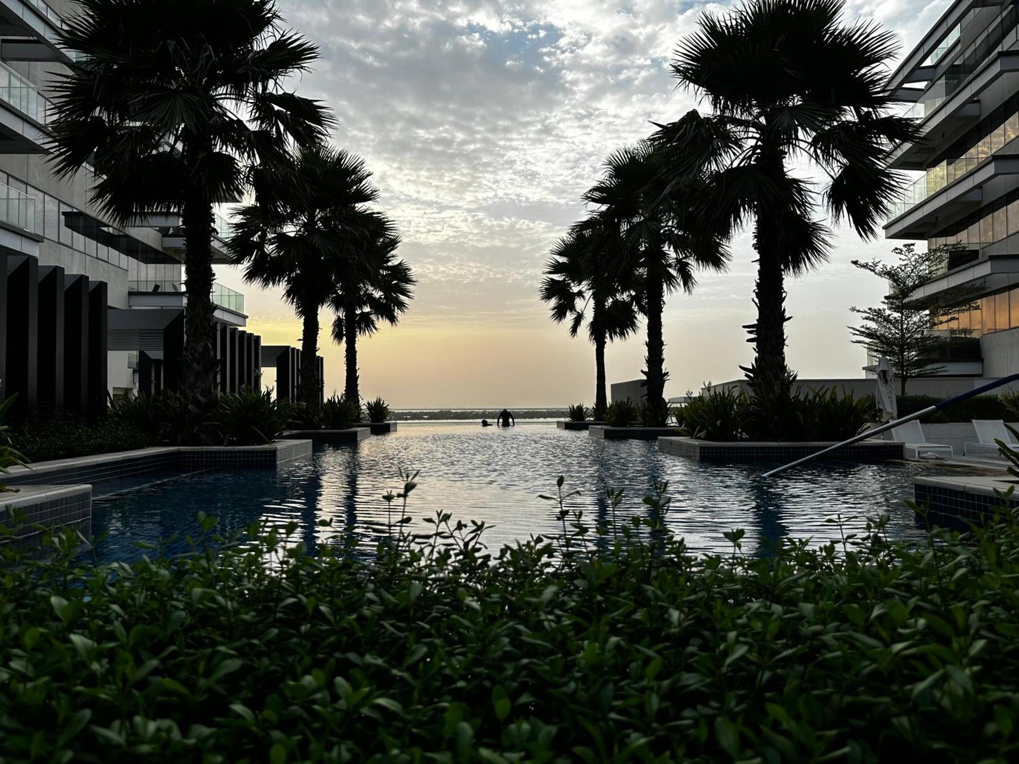 Beachside Sunset Apartment