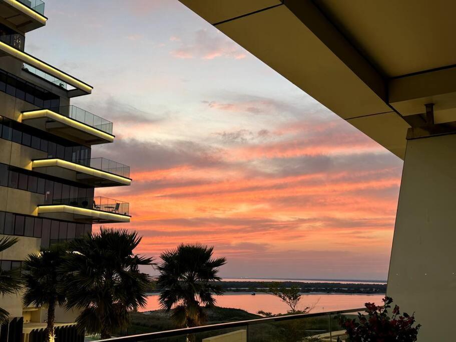 Apartment Beachside Sunset Abu Dhabi