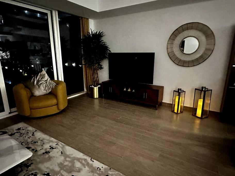 Beachside Sunset Apartment Abu Dhabi