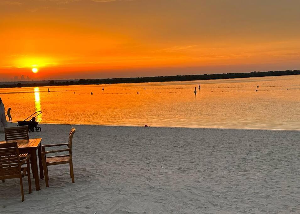 Beachside Sunset Abu Dhabi